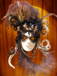 MASCHERA VENEZIA VISO SPATOLATO DECORATO CON PIUME